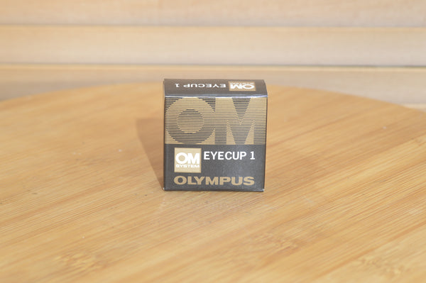 Boxed Olympus Eyecup 1. Great condition. Perfect for that little extra comfort.