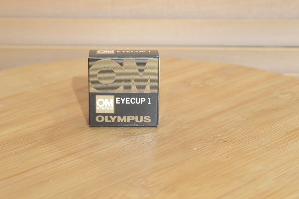 Boxed Olympus Eyecup 1. Great condition. Perfect for that little extra comfort.