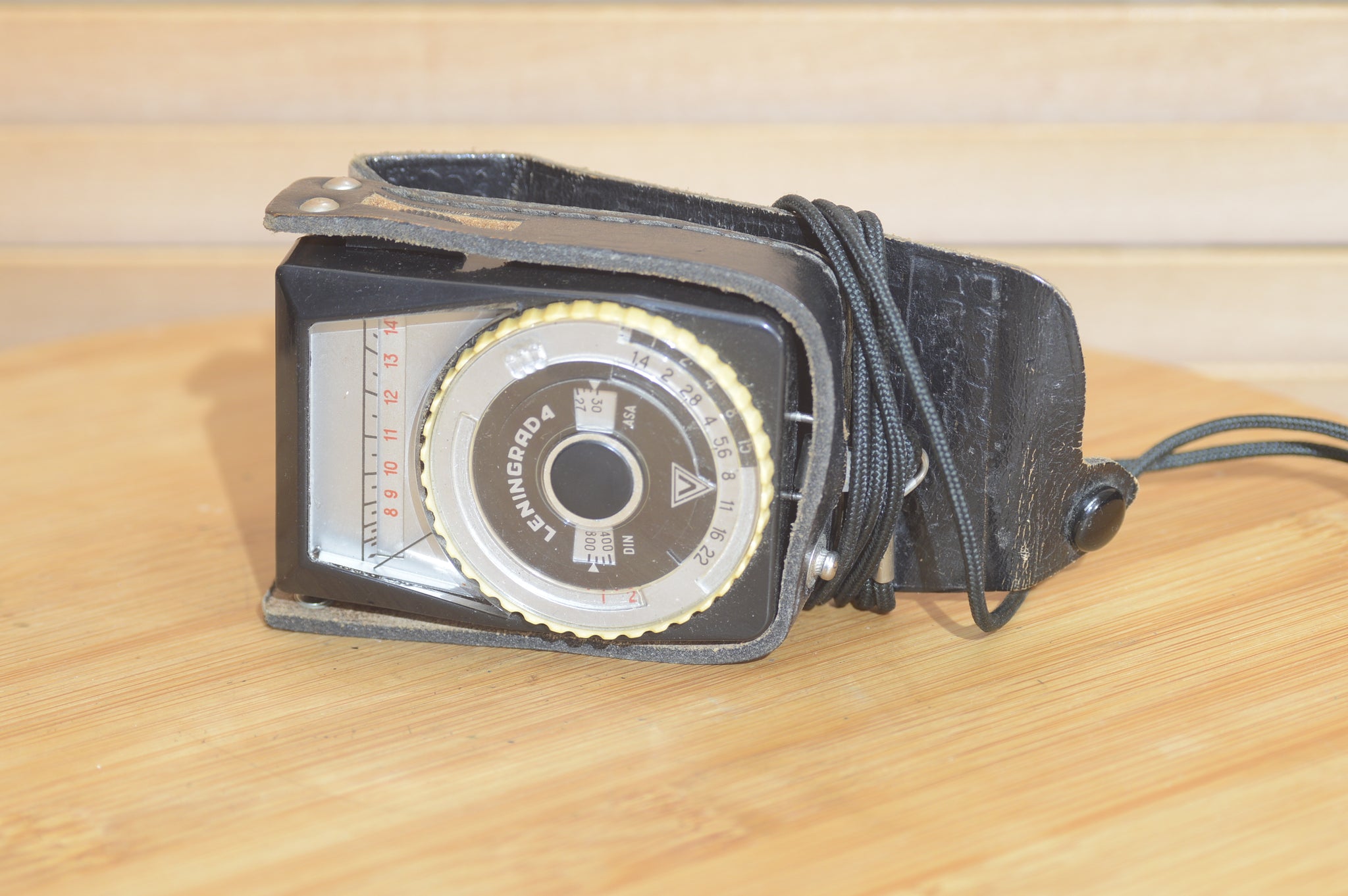 Fantastic Leningrad 4 light meter with case. Perfect for tricky light situations