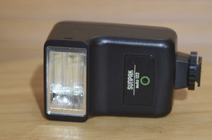 Sunpak Auto 122 Universal Flash unit. Great for fill -in flash photography - Rewind Cameras 