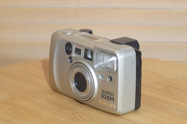 Pentax Espio 928M Compact Camera with case. Perfect 35mm to put in a pocket