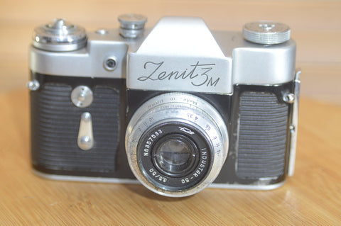 Vintage Silver Zenit 3M 35mm Camera. Fantastic Condition with Case - Rewind Cameras 