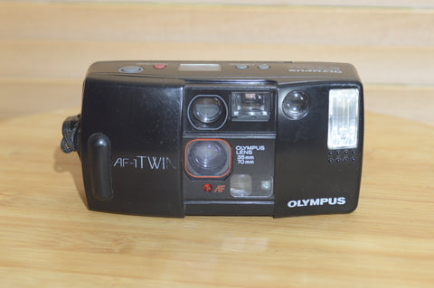 Vintage Olympus AF 1 Twin 35mm Compact Camera. Fantastic condition point and shoot