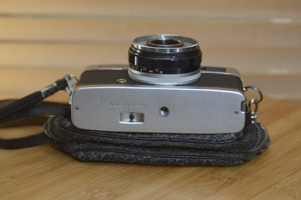 Vintage Olympus Trip 35 compact camera with case, lens cap and manual. - Rewind Cameras 