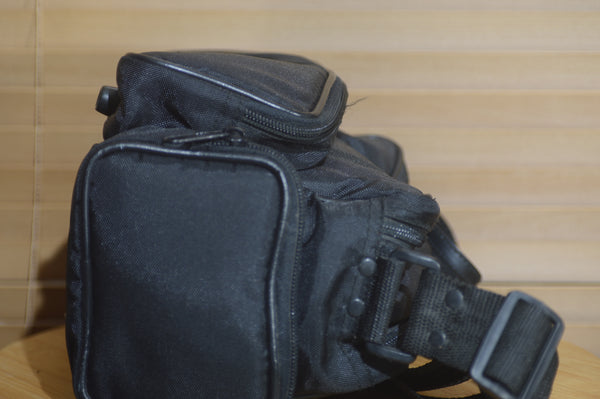 Vintage Black Padded Medium Sized Camera Bag with Strap - Rewind Cameras 