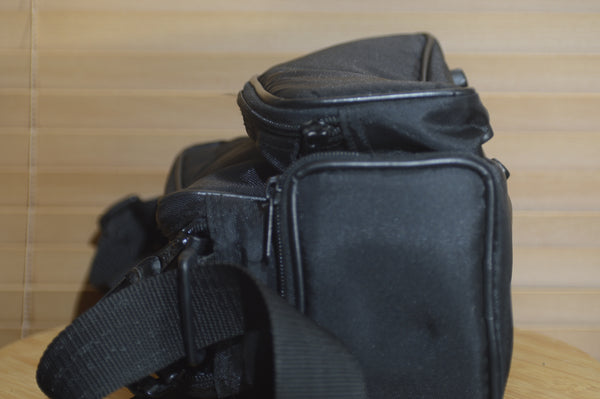 Vintage Black Padded Medium Sized Camera Bag with Strap - Rewind Cameras 