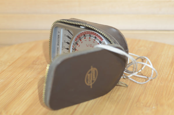 Vintage Weston Master V Exposure Meter With case. Beautiful bit of equipment. Would make for a wonderful Christmas gift!