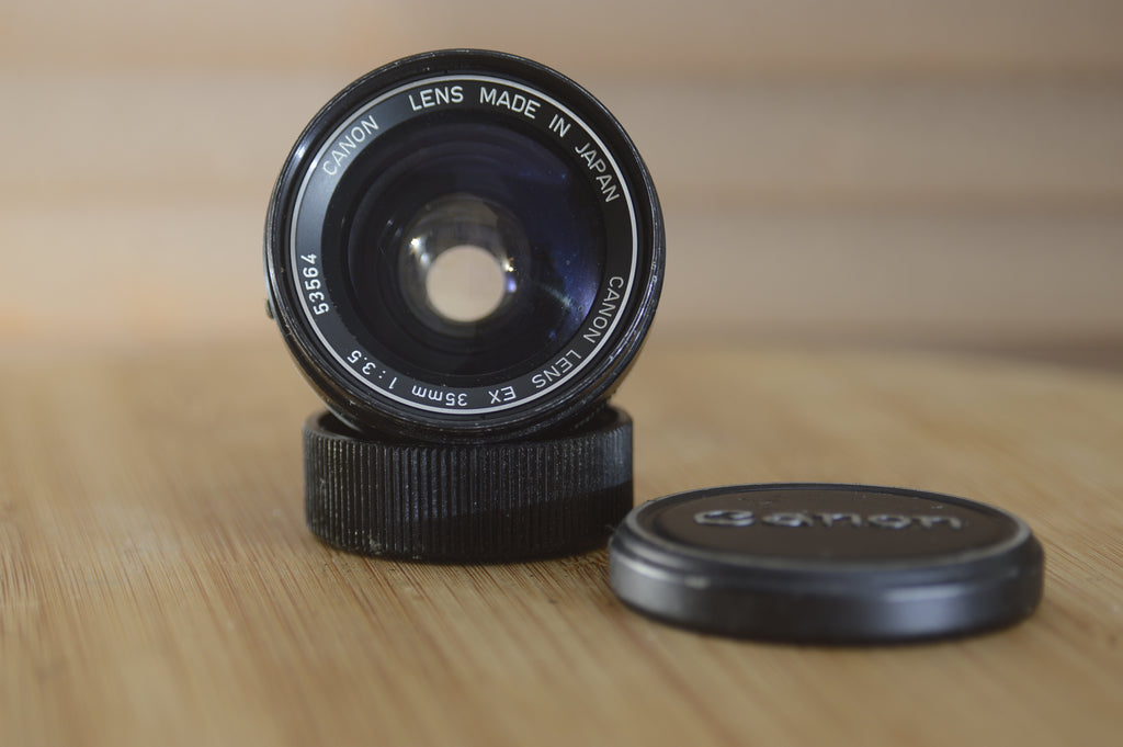 Gorgeous Canon 35mm f3.5 EX lens with case. A fantastic addition